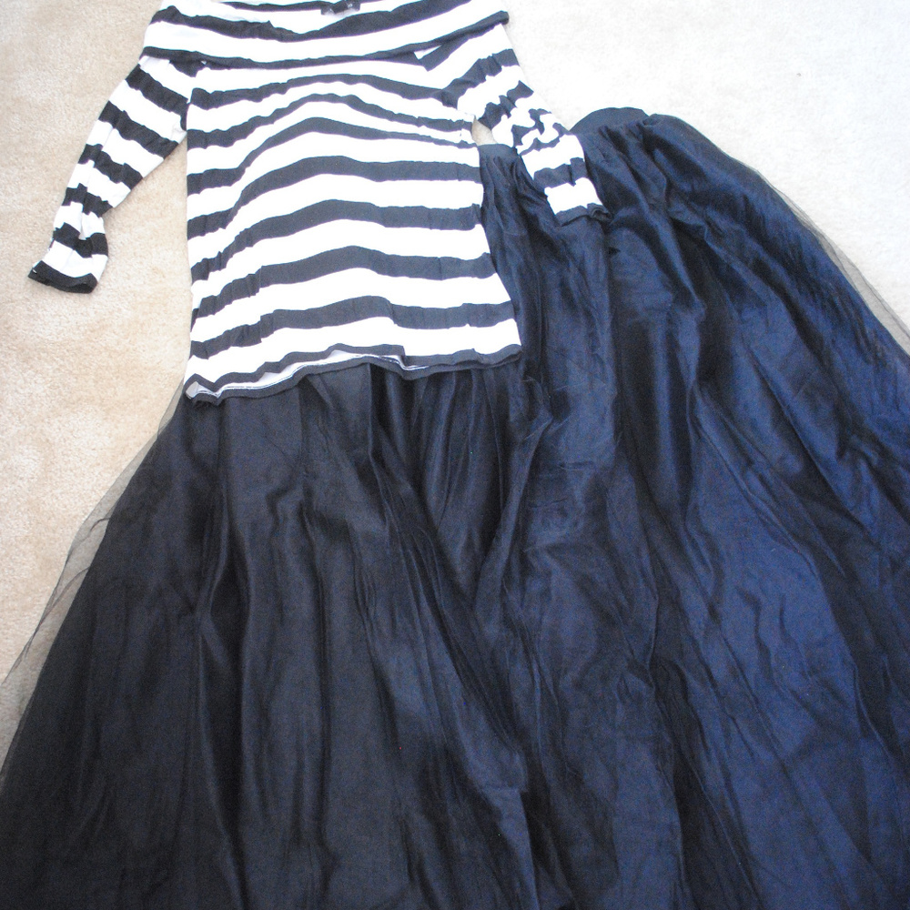 Women's Black Maxi Tulle Skirt - Elegant Full-Length Silhouette
